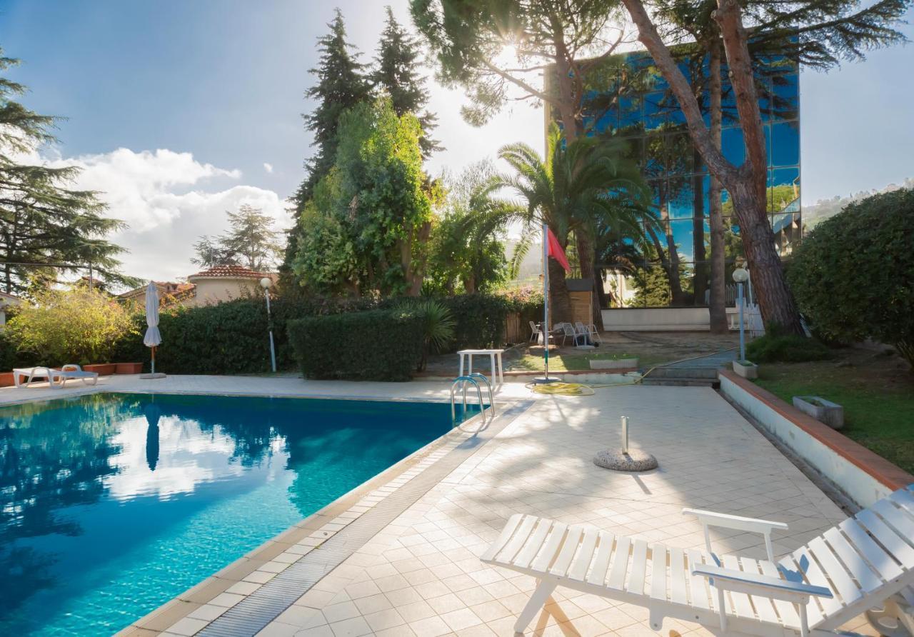I Giardini Del Sole Con Piscina By Wonderful Italy Leilighet Sanremo Eksteriør bilde